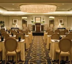 Hotel Four Seasons At Kingdom Center *****